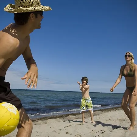 Strandhotel Luv فندق 4*