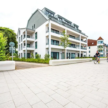 Ξενοδοχείο Strandhotel Luv 4*