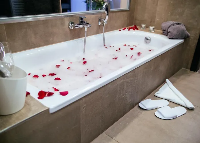 فندق Strandhotel Luv 4*