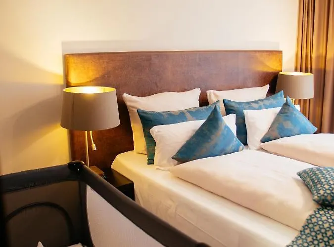 Strandhotel Luv فندق