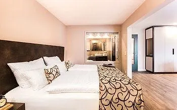 Strandhotel Luv فندق