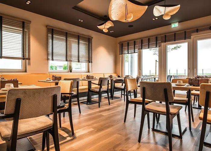 Strandhotel Luv فندق