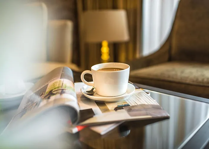 فندق Strandhotel Luv 4*